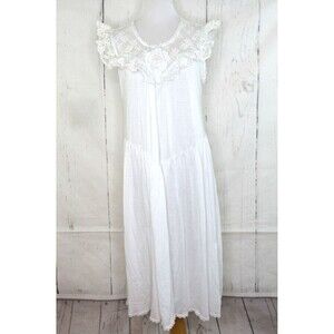 Vintage Gilligan O'Malley Long Nightgown Size M (12) White Lace Trim Cottagecore